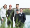 Boudewijn Zenden in de Maas voor  Swim to Fight Cancer