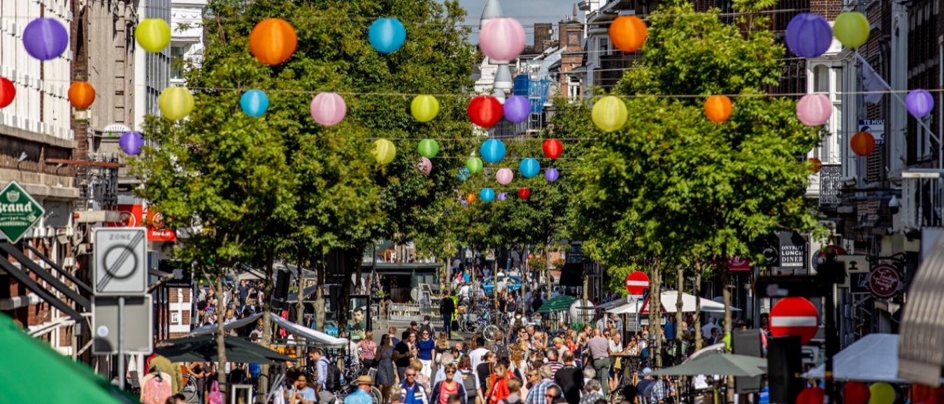 Lampionnen in de straten van Nederland deze zomer