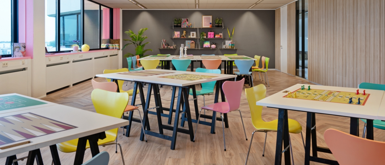Moxy Amsterdam Schiphol Airport dynamic and inspiring meeting rooms