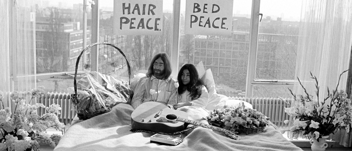 Hilton Amsterdam viert jubileum Bed-in for Peace