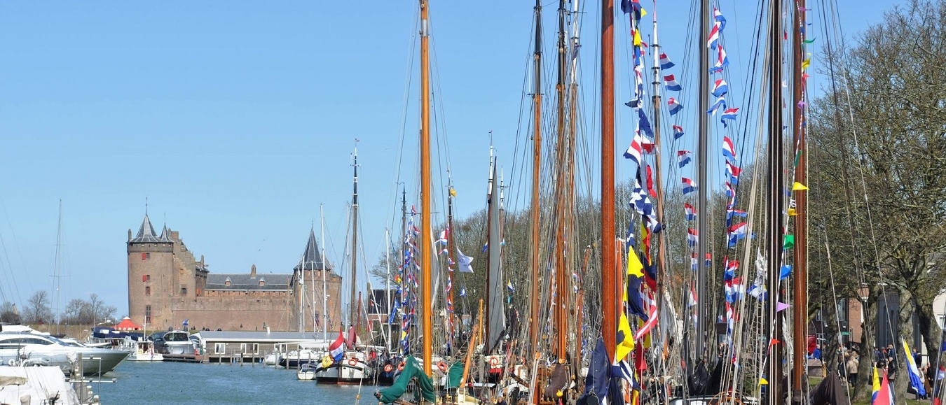 Muiden viert opening vaarseizoen met traditionele Vlaggetjesdag 