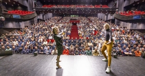 Hogeschool Utrecht staat op het podium van het Beatrix Theater