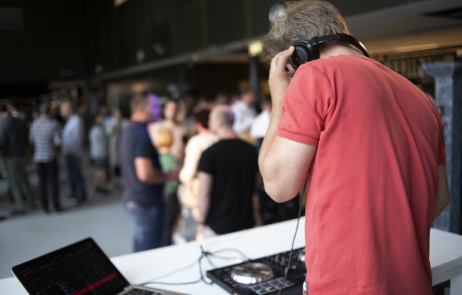 Feest met DJ bij evenement locatie Utrecht 