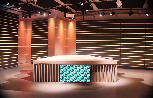 Studio 1: Talkshow setting (diversen kleuren mogelijk)