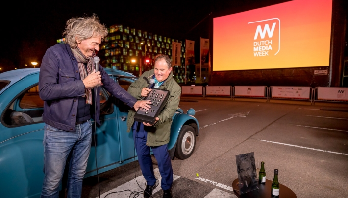 Dutch Media Week drive-in bioscoop geopend door Matthijs van Nieuwkerk