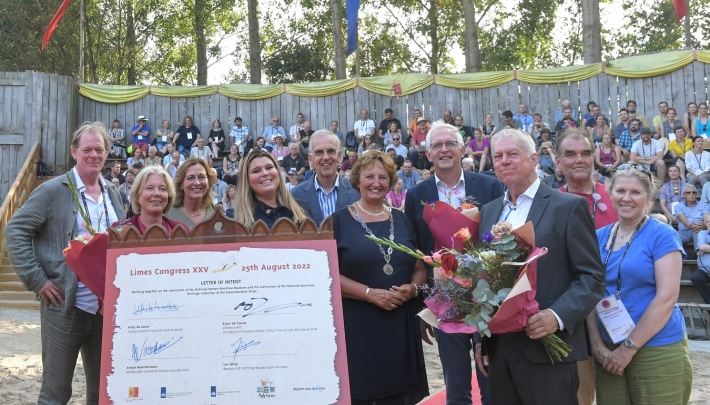 Ondertekening intentieverklaring tijdens XXV Limes Congres Museumpark Archeon