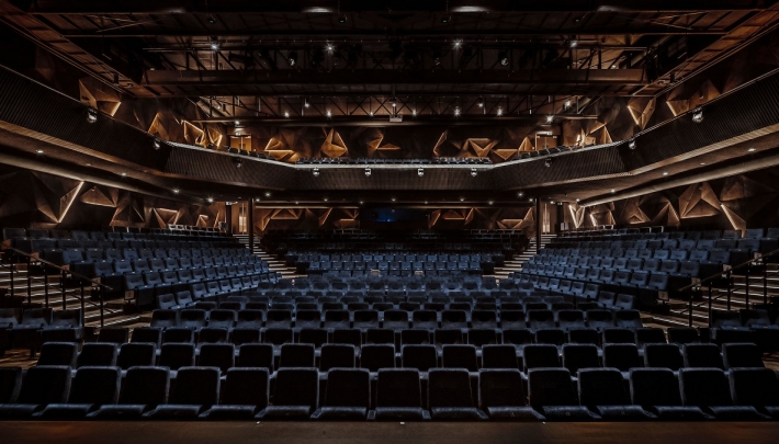 Verbouwing grote theaterzaal Spant Bussum klaar