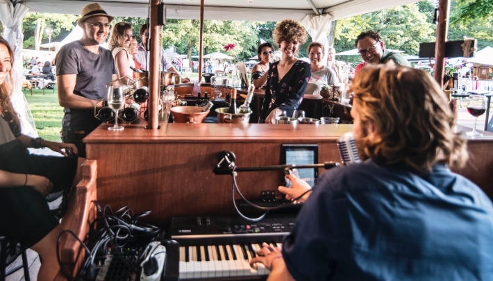 The Piano Bar | mobiele bar en live muziek op locatie