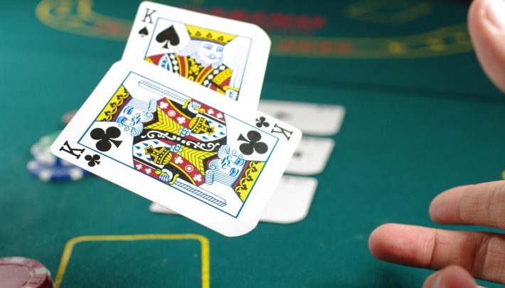 Hoe organiseer je een leuke casino avond met je vrienden anno 2020? 