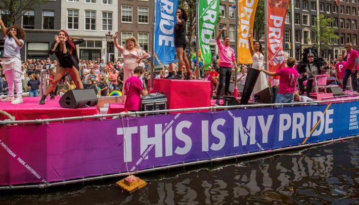 Pride Vignet voor bezoekers met boot Canal Parade