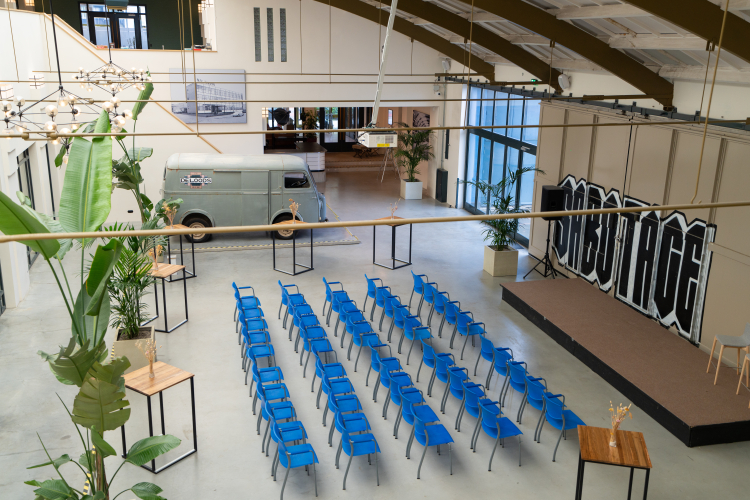 Hier zie je Het Breinplein in theateropstelling