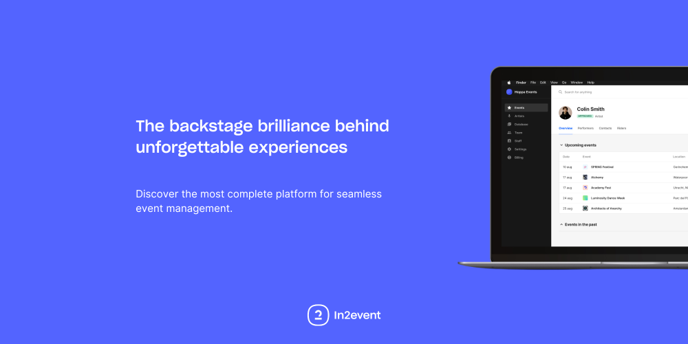 Een blauwe achtergrond met de tekst 'Discover the most complete platform for seamless event management.'