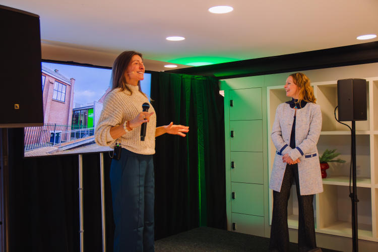 Grand opening van het nieuwe pand van dierenziekenhuis evidensia in amstelveen