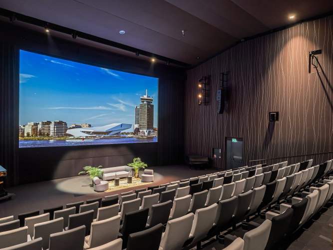 Cinema 1 zijkant