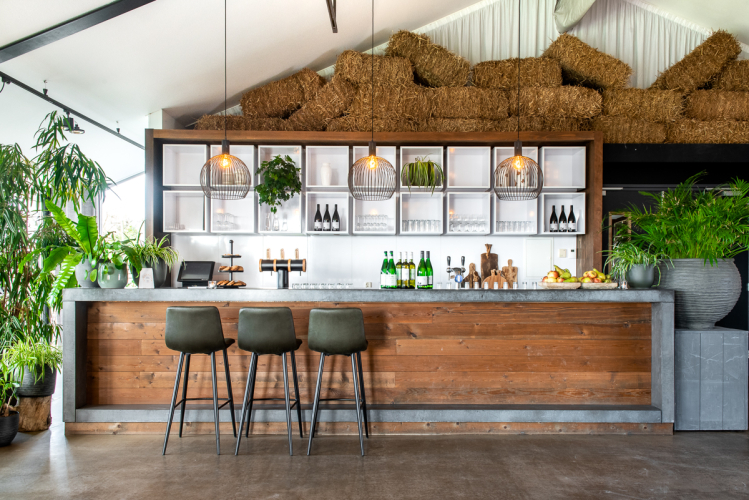 Vierambachtszaal bar