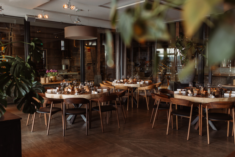Restaurant ronde tafels