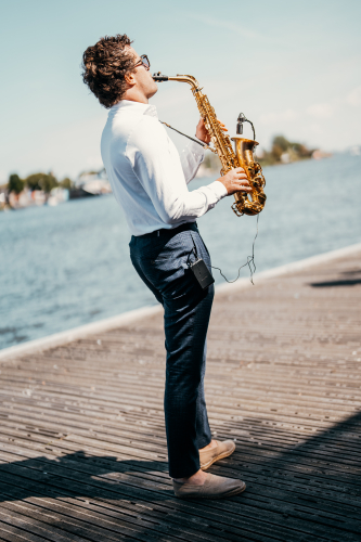 Supper Cruise Saxofonist