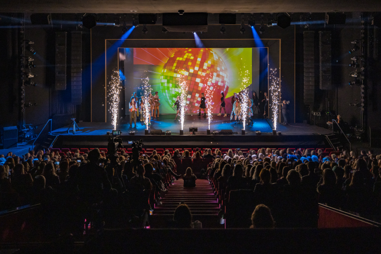 beatrix_theater_-2_1.jpg