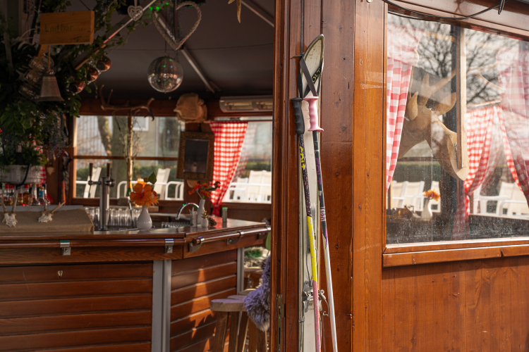 Schirm-bar