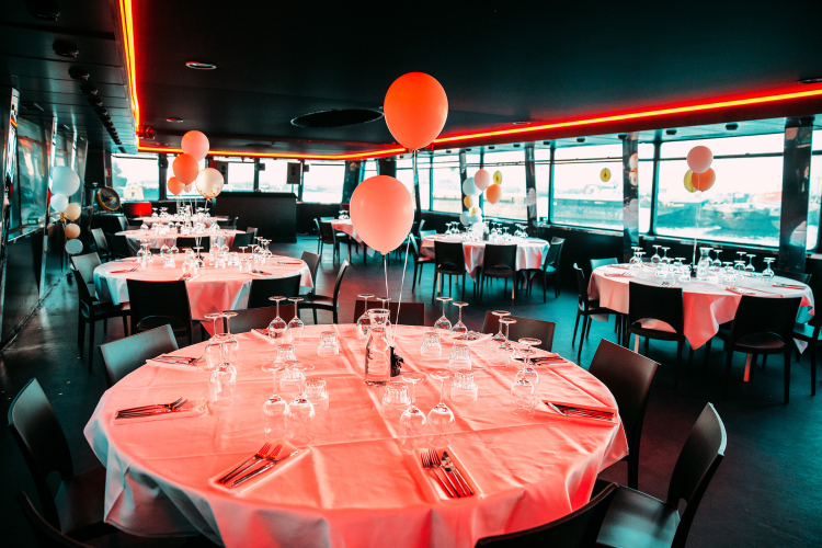 Supper Cruise Le Bar Noir Sitdown diner