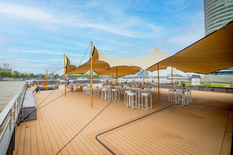 Outside deck Oceandiva Nova
