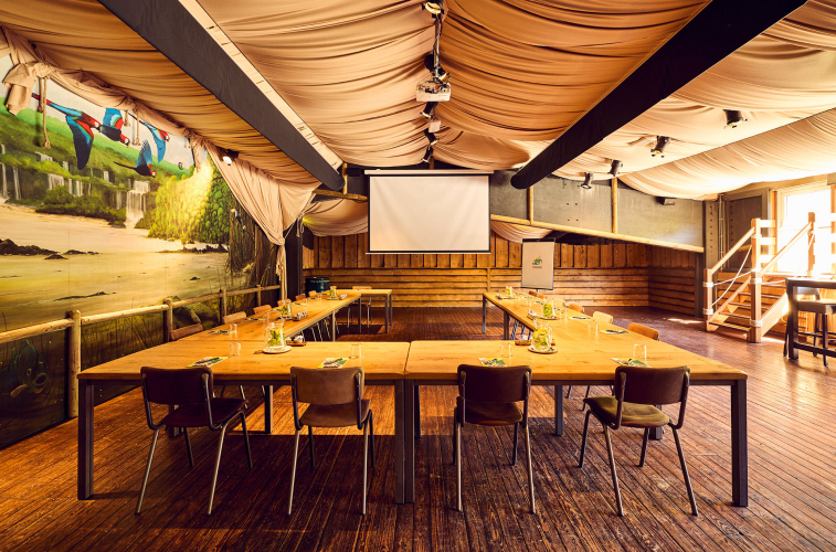 Jungle Lodge zaal