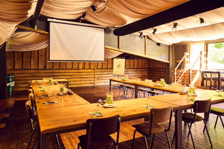 Jungle Lodge zaal