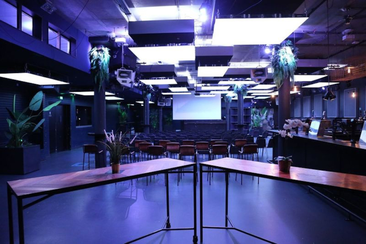 Geen standaard presentatieruimte – wel maximale impact.