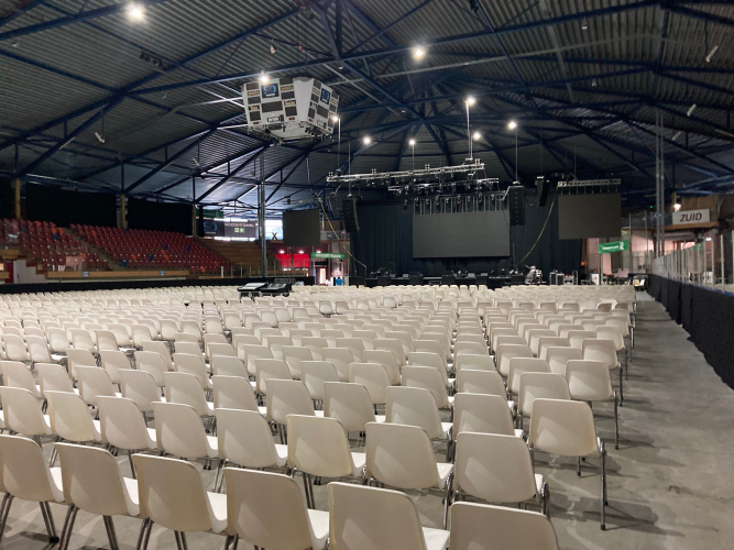 Zaal opstelling zittend event