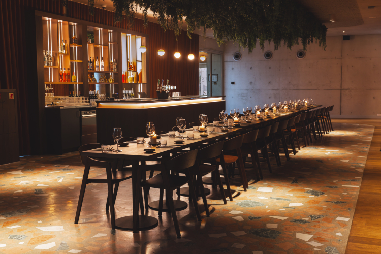 Orchid House seated sit-down diner opstelling