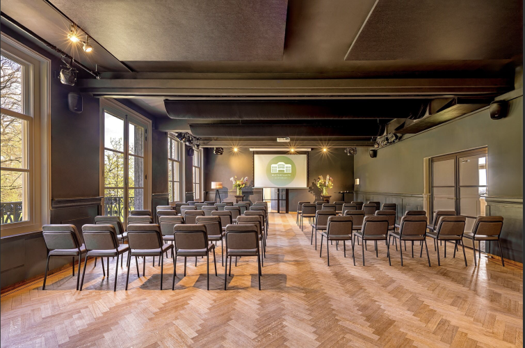 Dinerzaal, vergaderzaal, theateropstelling, ceremonie, symposium