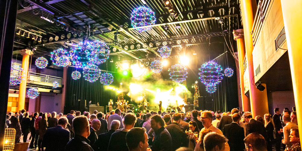 De zaal Theaterplein - Feest met Live muziek.