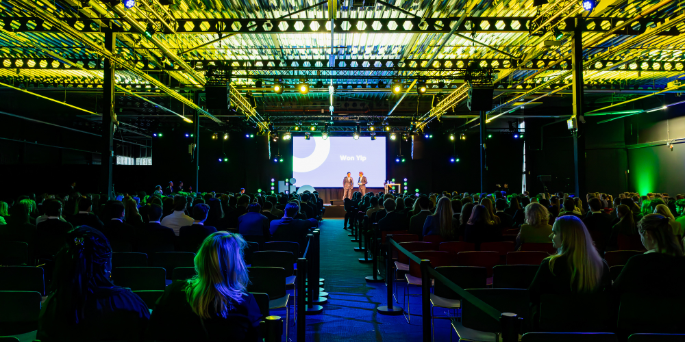 Plenaire sessie- event organiseren Expo Houten