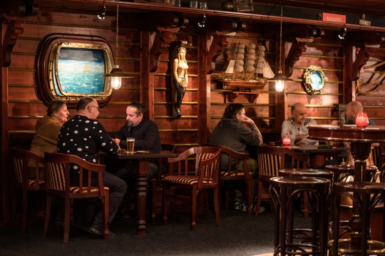 Beeld van de sfeer van Scheepsbar