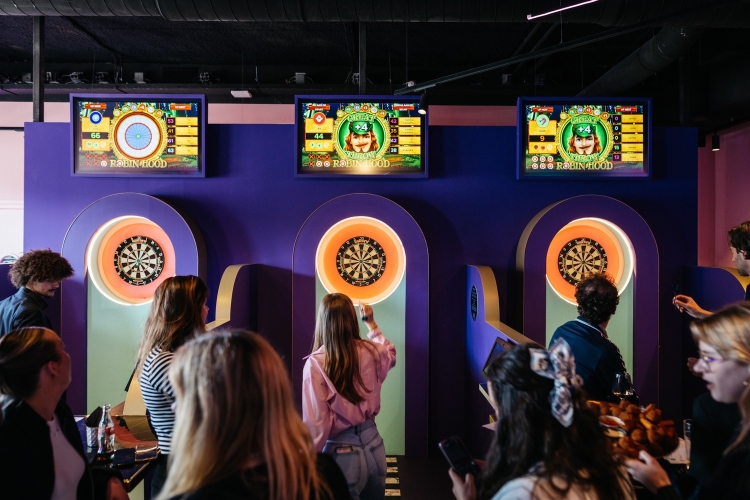 Interactive darts tijdens een event