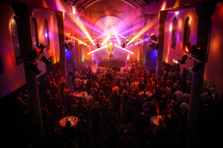 De Kapel tijdens een geweldige feestavond