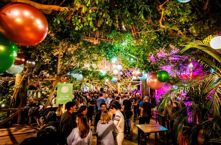 Feest in Market Dome 