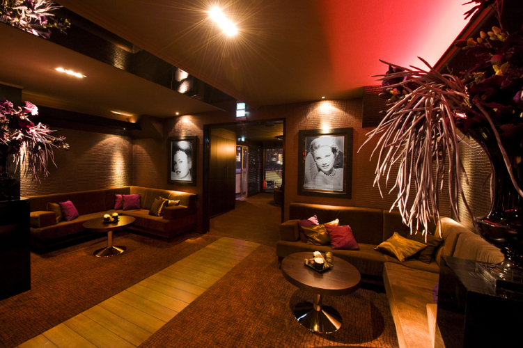 Grace Kelly Lounge
