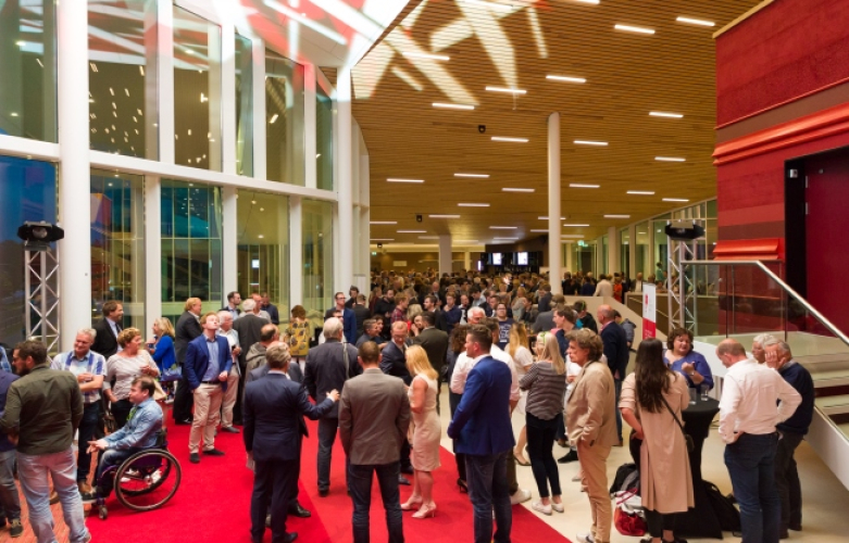 Borrel grote foyer ATLAS Theater