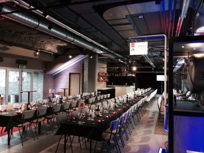 Diner setting hoofdgebouw 