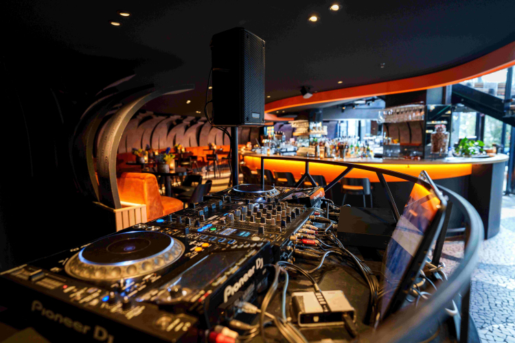 Lido Bar & Kitchen