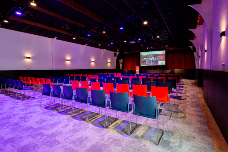 Congreshal voor 300 personen