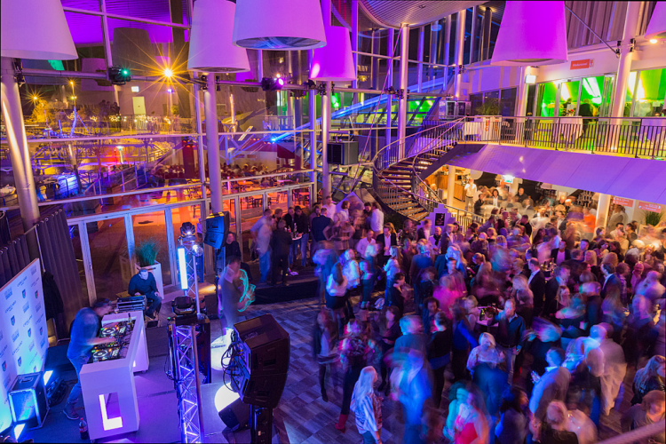 Feest in de Foyer