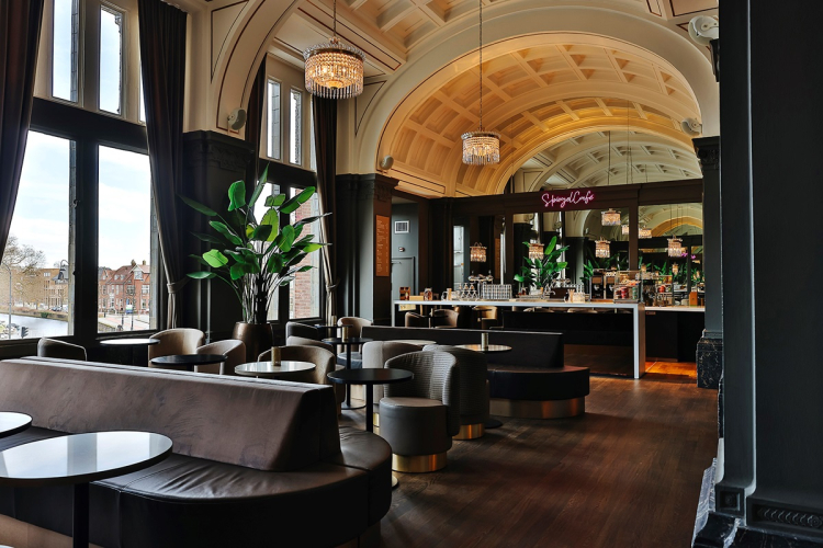 Stadsschouwburg Haarlem Spiegel Café 
