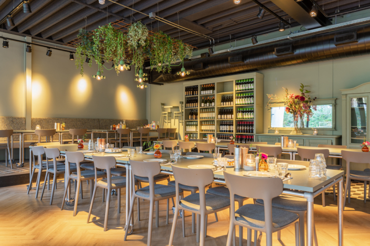 Restaurant in gebouw Banning.