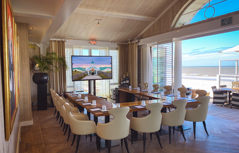 Beachclub O. vergadering
