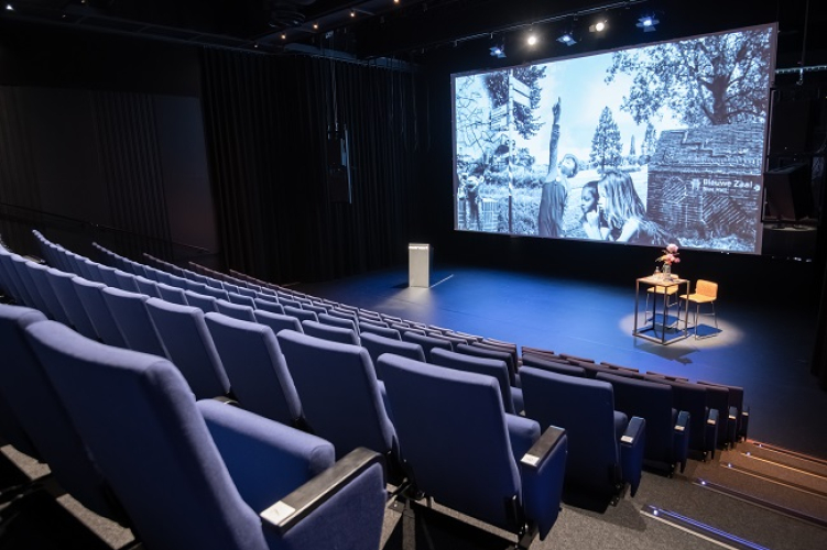Blauwe zaal projectie 