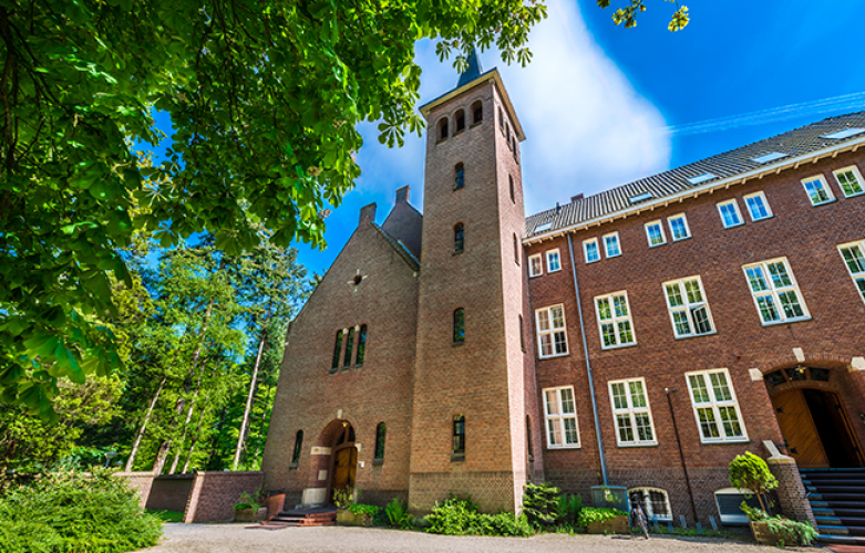 Kontakt der Kontinenten - Klooster Cenakel