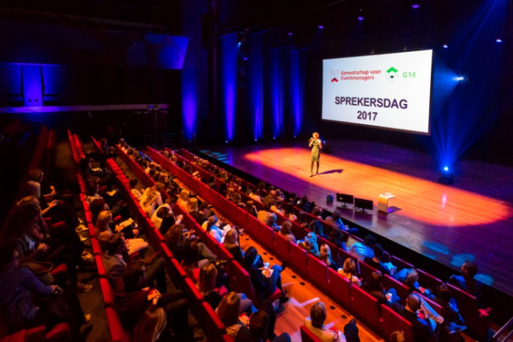 Koninklijke Drukkerij Em. de Jongzaal | plenaire zaal met 665 stoelen