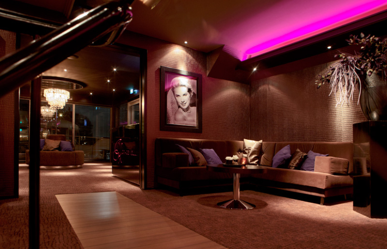 Grace Kelly Lounge binnenkomst